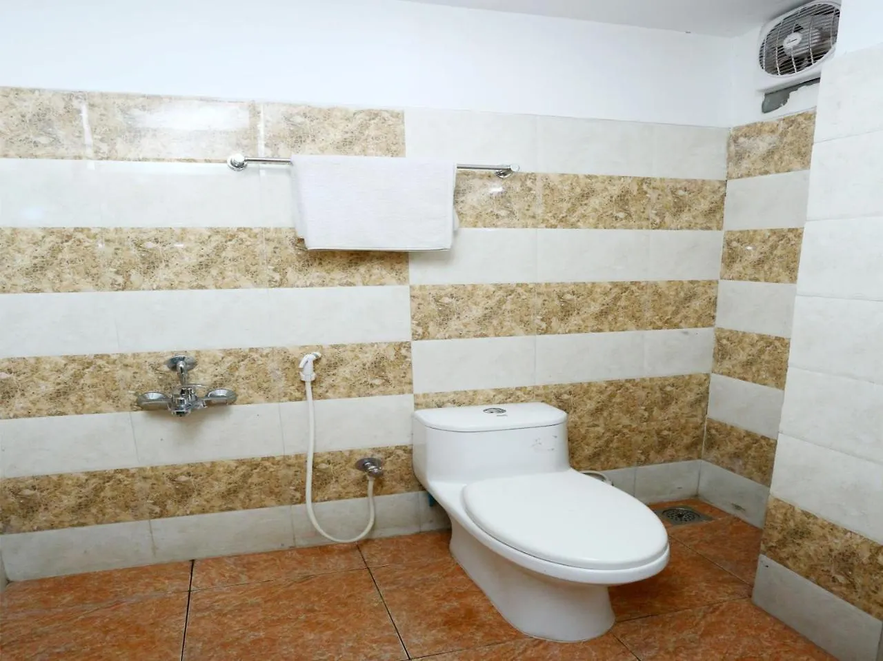 Oyo 15560 Assent Inn Kunnamangalam 호텔