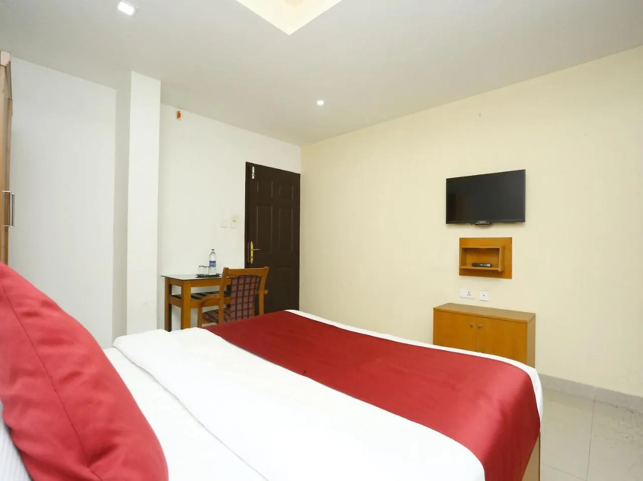 Oyo 15560 Assent Inn Kunnamangalam