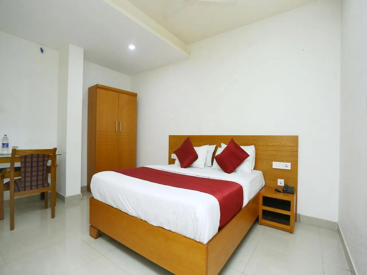 Oyo 15560 Assent Inn Kunnamangalam 3*,
