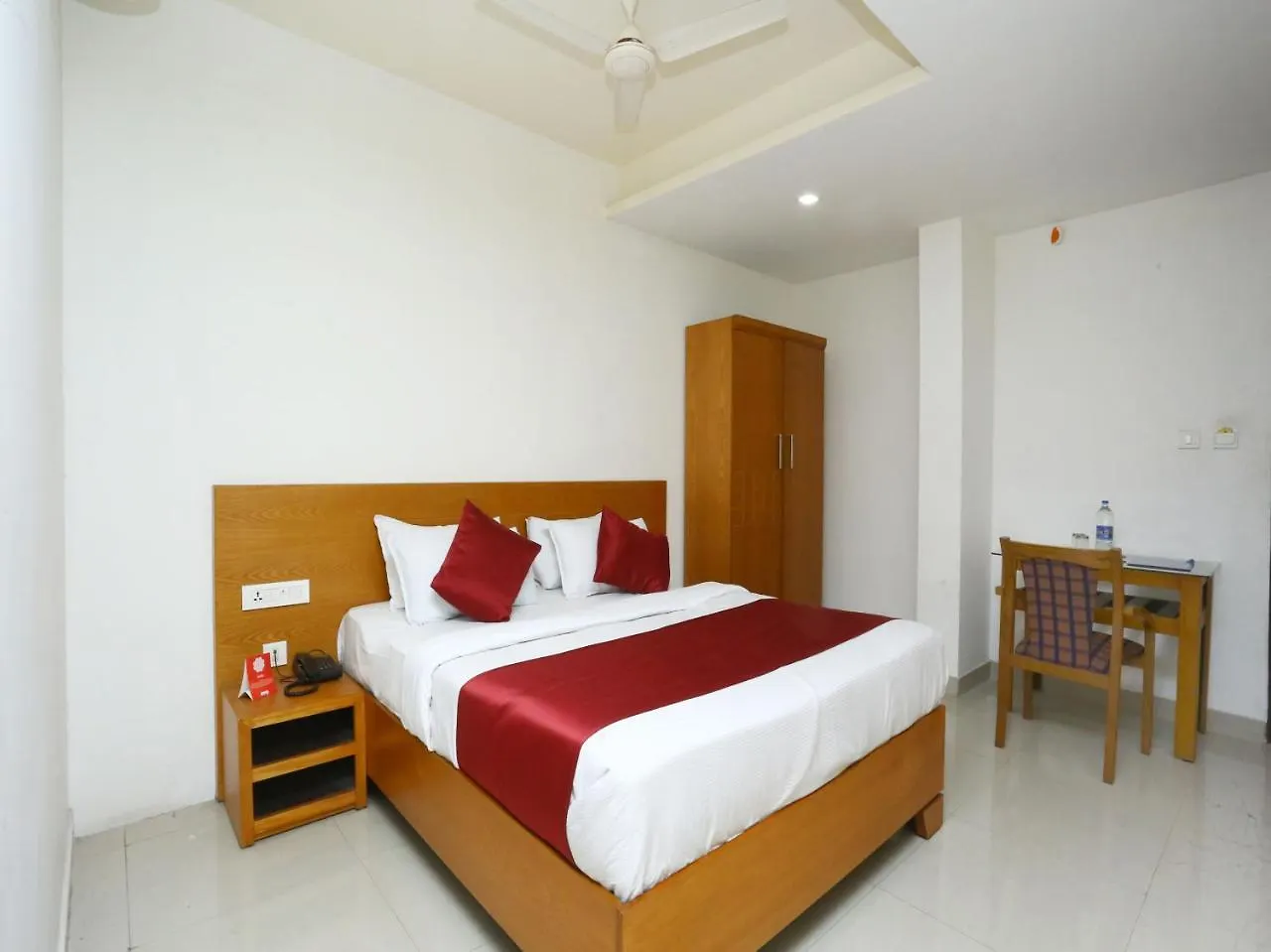 Oyo 15560 Assent Inn Kunnamangalam 호텔