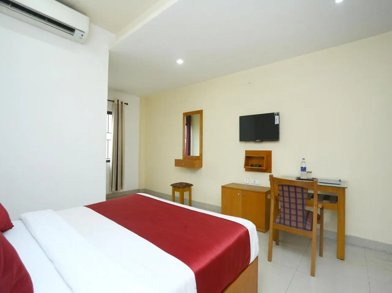 Oyo 15560 Assent Inn Kunnamangalam 3*,  인도
